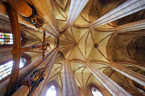 The crucifix & the vault, Sebalduskirche, Nuremberg