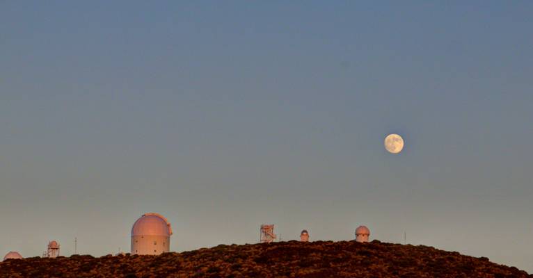 Telescopios y Luna / Telescopes and Moon
