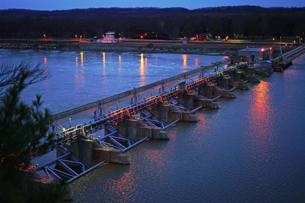 Evening lights in the River Illinois, Starved Rock Dam, USA