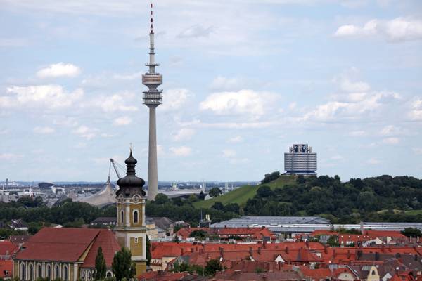 Olympiaturm, BMW-Gebäude