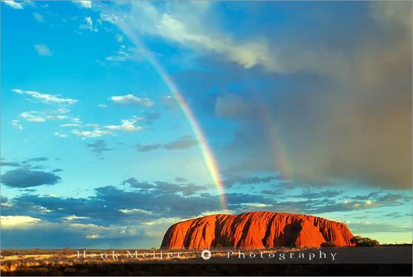 Rainbow hits Ayers Rock - Australia
