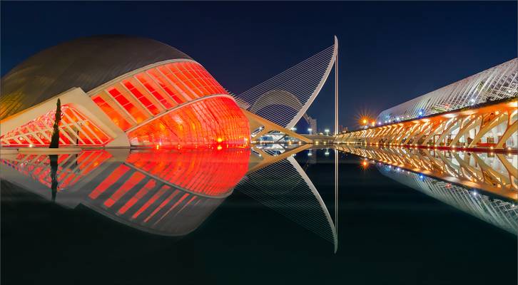 Calatrava’s Hemisferic and Assut de L’Or bridge