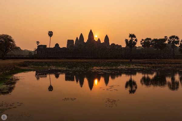 Angkor Wat at sunrise [KH]