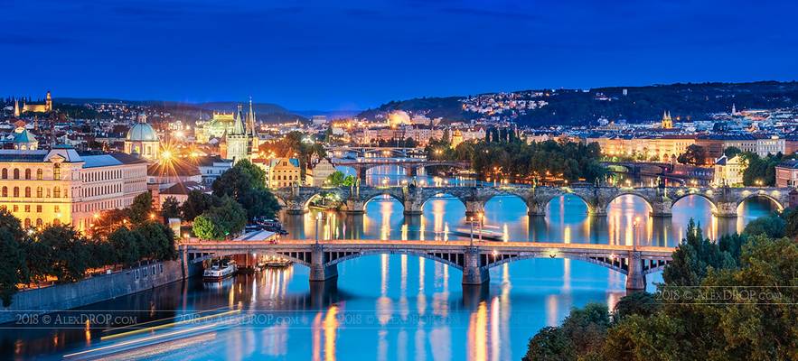 _DSC1533 - Prague over the Vltava skyline
