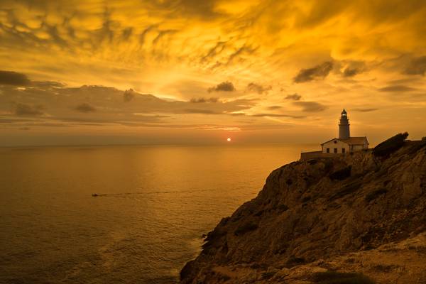 Amanecer Faro Capdepera