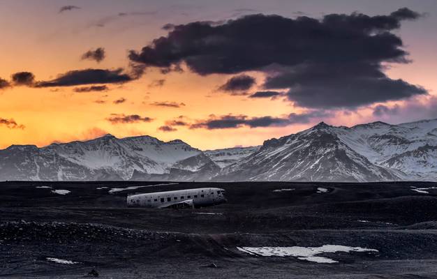 Douglas Super DC-3 Plane Crash Wreckage, Sólheimasandur Black Beach, Vik, Iceland