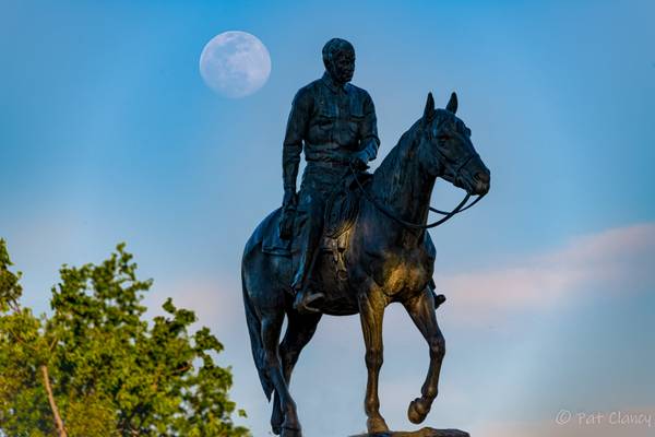 Will Rogers Memorial Moon Rise