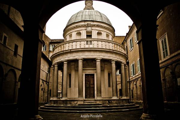 "Bramante" desiderio di simmetria.