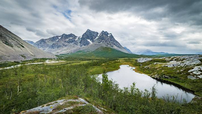 Iskardtindane og Stortinddalen, Lyngen