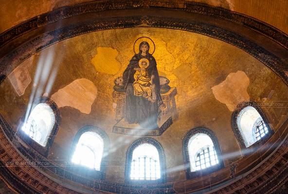 _DSC2103 - The Virgin and the Child mosaic of Hagia Sophia