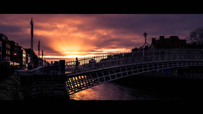 Ha'Penny Bridge - Dublin, Ireland - Color street photography