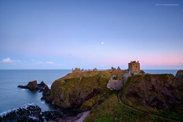 Evening is on its way at Dunnottar
