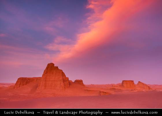 Iran - Sunset over Eroded 'sand castles' in Kaluts Desert - Kavir-e lut