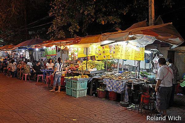 Bangkok - Food Stalls near Khao San Road