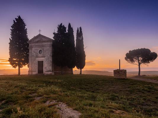 Cappella Madonna di Vitaleta at sunrise