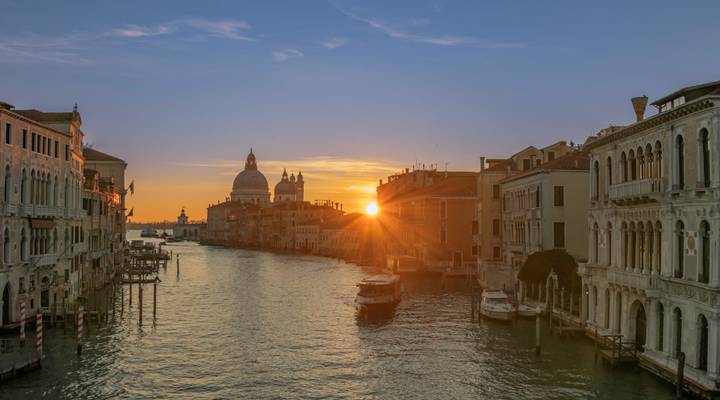 Sunrise on  on the Basilica Santa Maria della Salute