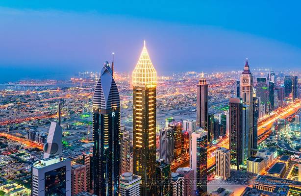 _DS20541 - Gevora Hotel and Sheikh Zayed road (from the Index Tower rooftop)