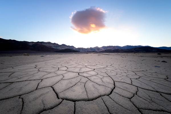 Cloud cracks