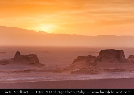Iran - Sunset at Eroded 'sand castles' in Kaluts Desert - Kavir-e lut