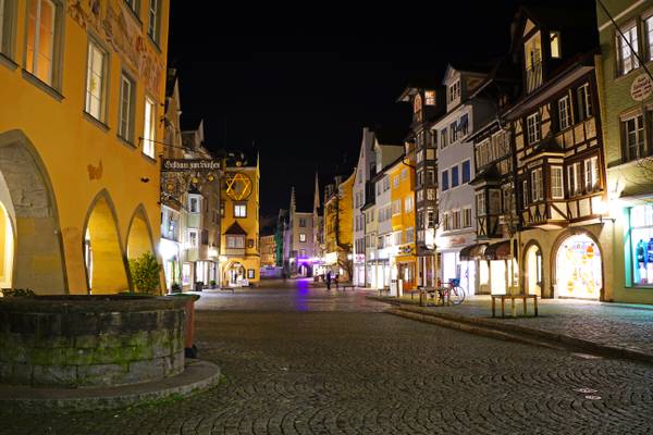 Lindau by night. Maximilianstrasse