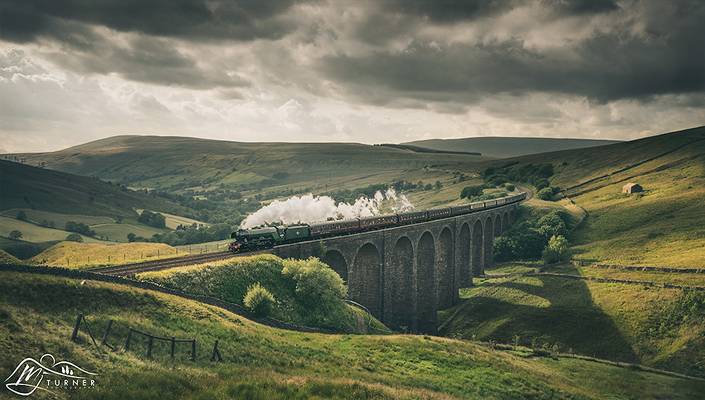 Flying Scotsman crosses Arten Gill Viaduct