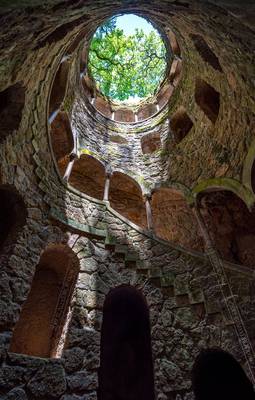 _DS16734 - The Large Initiation Well of Quinta da Regaleira