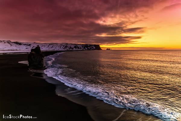 Iceland Winter sunrise Landscape photo │ Reynisdrangar, Vík Black Beach