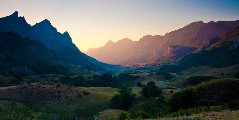 Puesta de Sol en el Valle del Lago