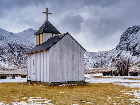 Little white church, Unstad