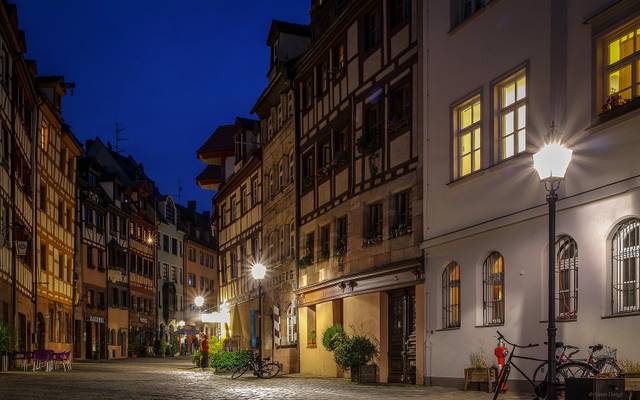 Weißgerbergasse zur Blauen Stunde [Nürnberg]