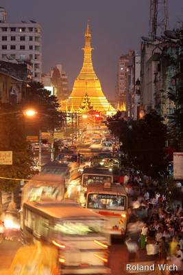 Yangon - Evening hustle and bustle