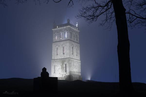 Slottsfjelltårnet by night II