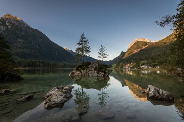first light at Hintersee
