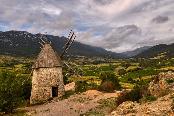 France - Occitanie - le moulin à vent de Cucugnan