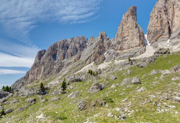 .. verso il Gruppo Sassolungo - girando attorno al gruppo verso il Sassopiatto