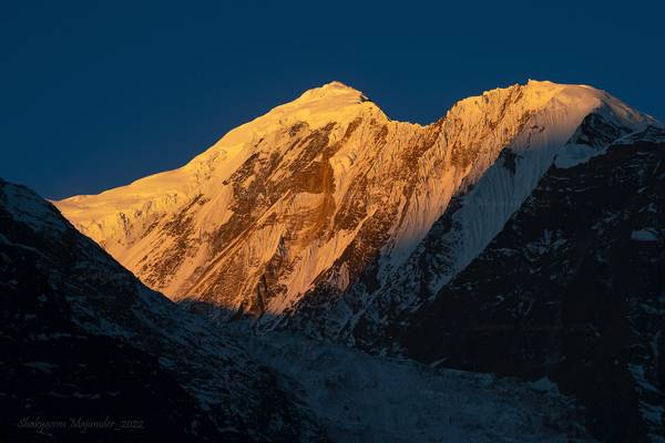 Sunrise over Mt Gangapurna (7455 m), Nepal