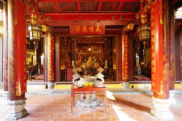Bach Ma Temple, Hanoi, Vietnam