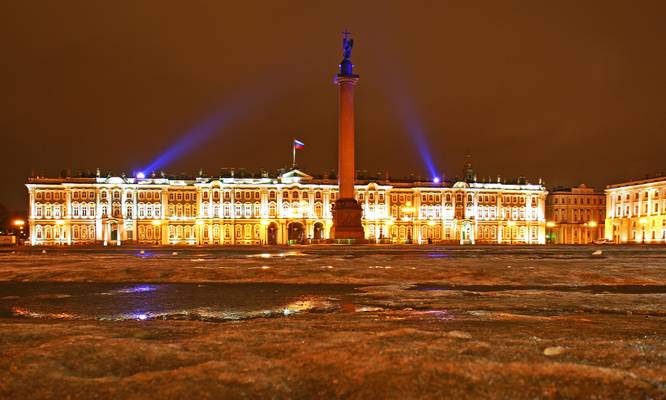 Saint Petersburg by night. Palace Square