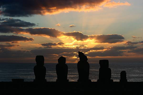 Moai Sunset