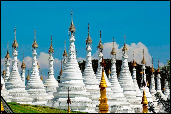 Mandalay. Kuthodaw Pagoda
