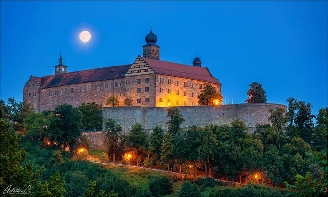 Plessenburg in Kulmbach under a full moon, Germany