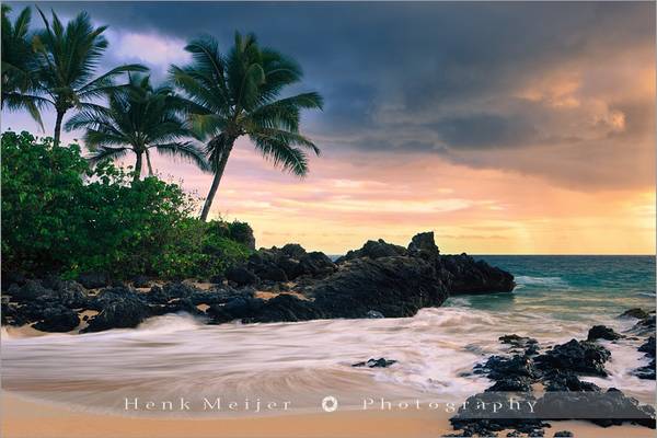 Sunset at Secret Beach, Makena Cove - Maui - Hawaii