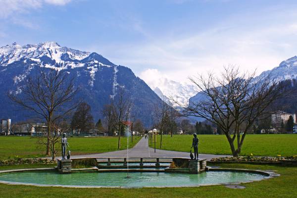 Fountain with Jungfrau view, Interlaken