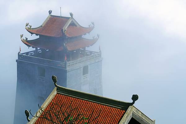 Through the clouds, Fansipan Legend, Vietnam