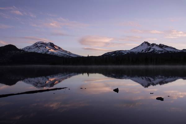 Sunrise at Sparks Lake, Oregon .