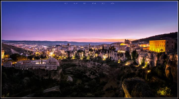 hora azul en cuenca.