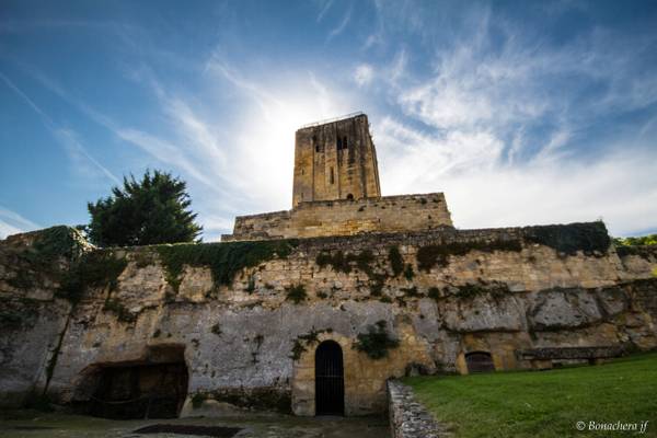 St Emilion:la tour du Roy vue du coté Ouest