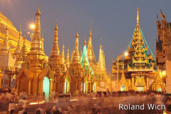 Yangon - Shwedagon at Dusk