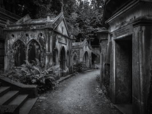 Highgate Cemetery 35