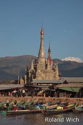 Nyaungshwe - Pagoda